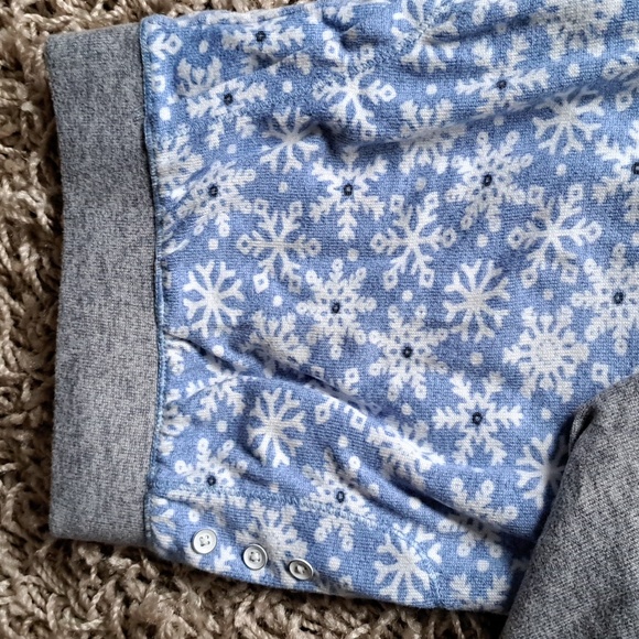 Cuddle Duds Blue/Gray Snowflake Pajamas - Picture 3 of 6